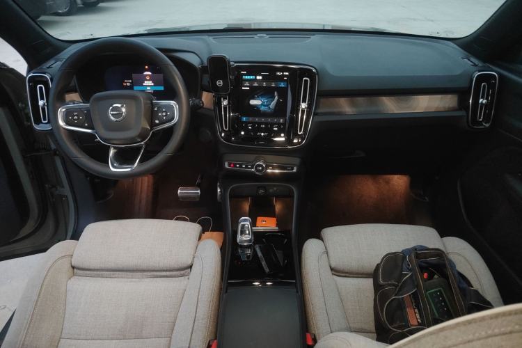 Used Volvo XC40 New Energy 2023 Four-Wheel-Drive High-Performance Version
