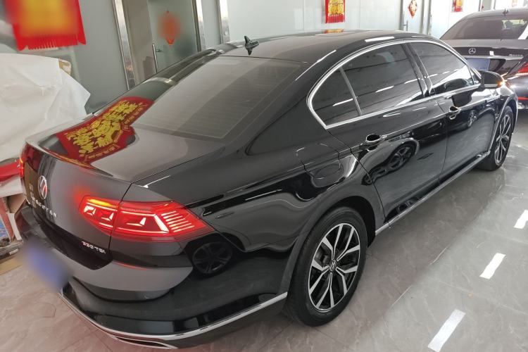 Used Volkswagen Magotan 2020 330TSI DSG Leading Model Rear Right 45 Deg