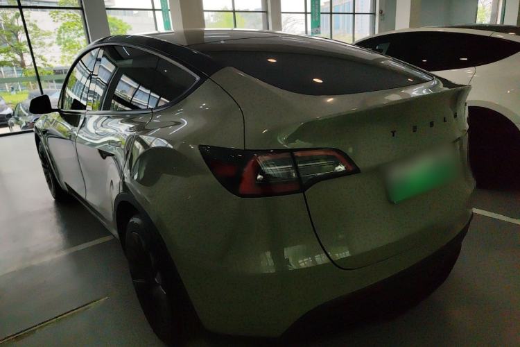 Used Tesla Model Y 2022 Long-Range All-Wheel-Drive Version
