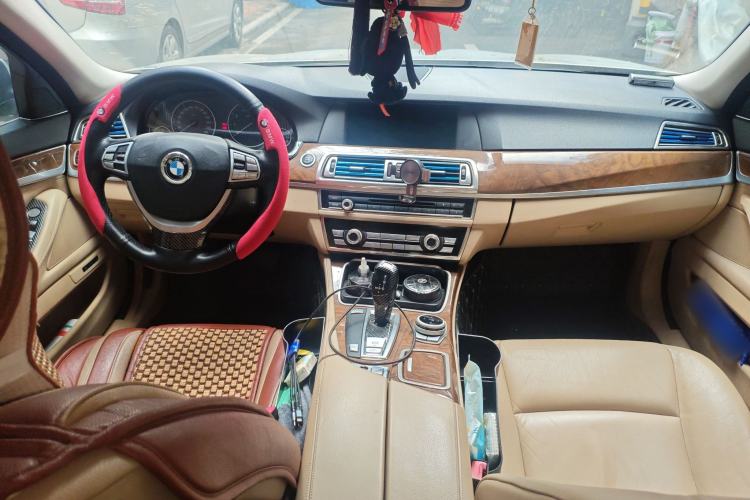 Used BMW 5 Series 2011 528Li Leading Model
