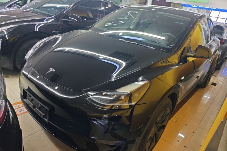 Used Tesla Model Y 2023 Long-Range All-Wheel-Drive Version