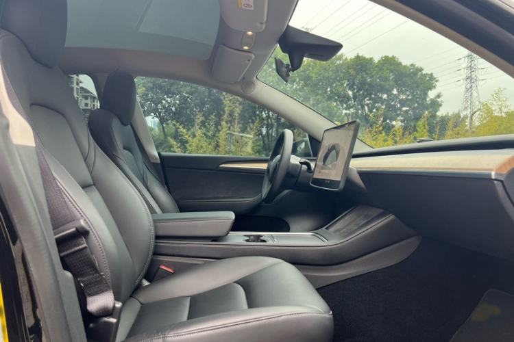 Used Tesla Model Y 2022 Rear-Wheel-Drive Version
