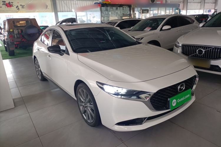 Used Mazda Mazda 3 Axela 2025 Model, 2.0L Automatic, Quality Glamour Edition
