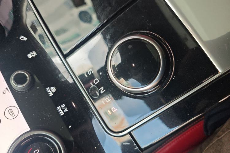 Used Land Rover Range Rover Velar 2019 250 PS