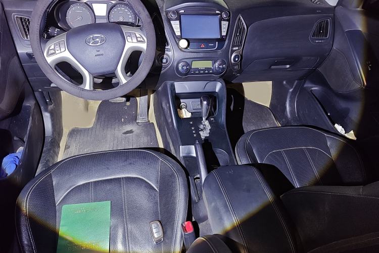 Used Hyundai ix35 2013 2.0L Automatic Two-Wheel Drive Smart GLS China IV Standard Interior 2