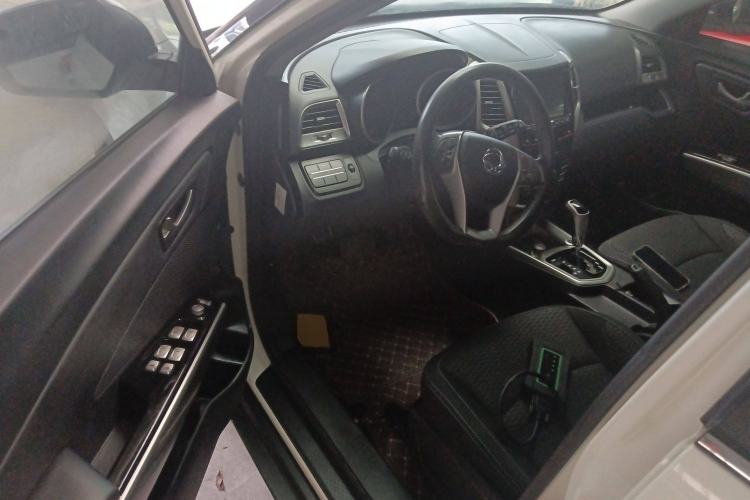 Used SsangYong Tivolan 2015 1.6L Automatic Two-Wheel Drive Zhi Chun Edition
