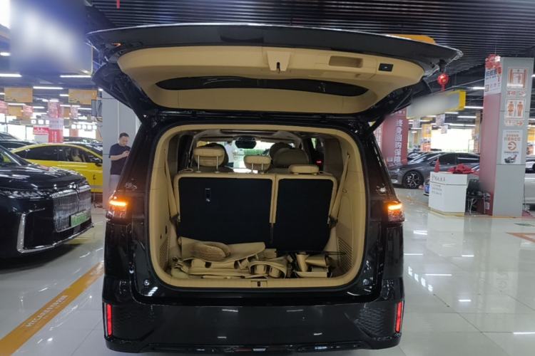 Used VOYAH Dream 2025 PHEV Four-Wheel-Drive Flagship Version – Qiankun Edition Trunk