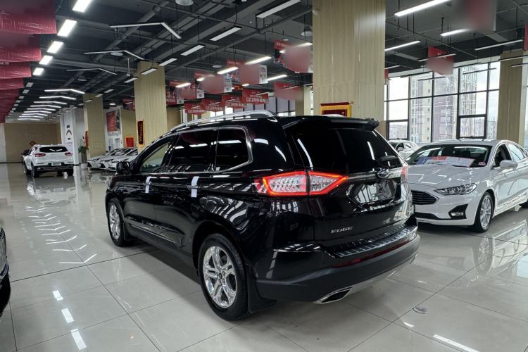 Used Ford Edge 2015 2.0T GTDi Two-Wheel-Drive High-Line Version

