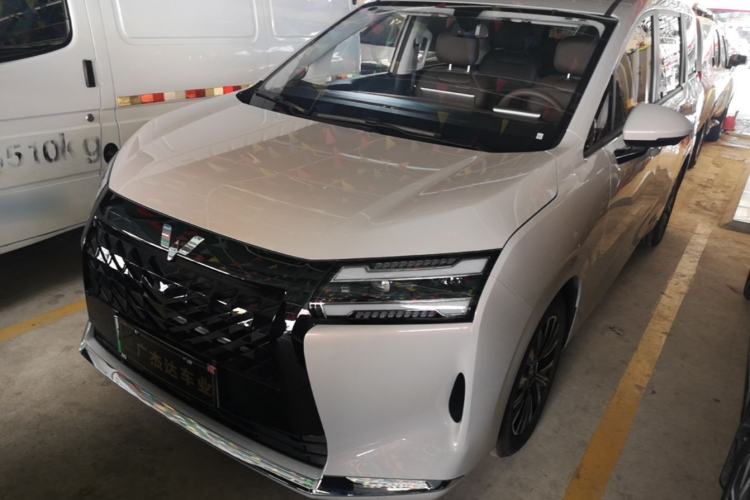 Used Wuling Starlight 730 2025 Model Plug-in Hybrid 125km Luxury Edition
