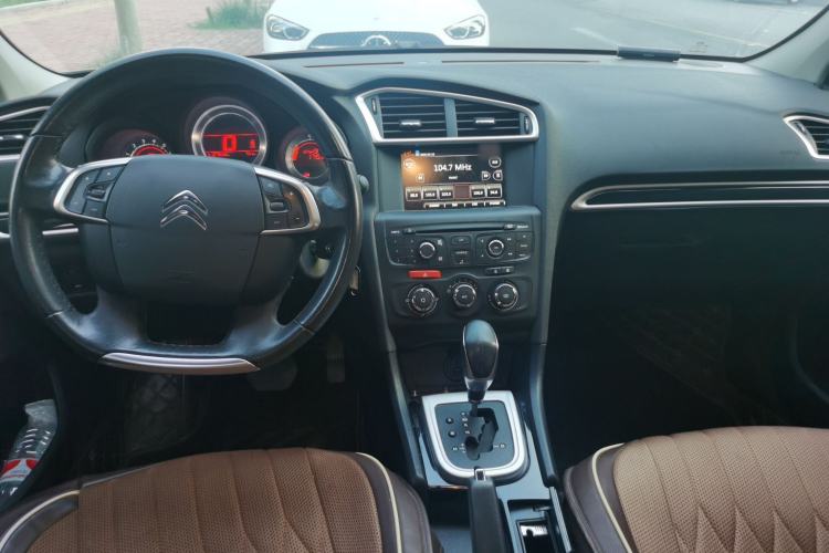 Used Citroen C4L 2015 1.2T Automatic Luxury Edition Center Console