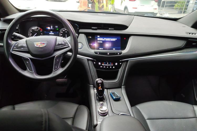 Used Cadillac XT5 2020 Revised Version 28T Luxury Edition Center Console