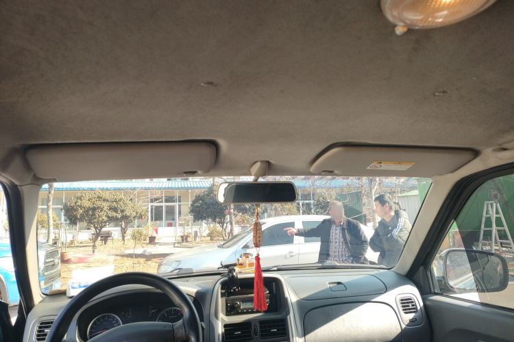 Used Dongfeng Ruichi 2017 2.5T Diesel Two-Wheel Drive Standard Version ZD25T5 Headliner