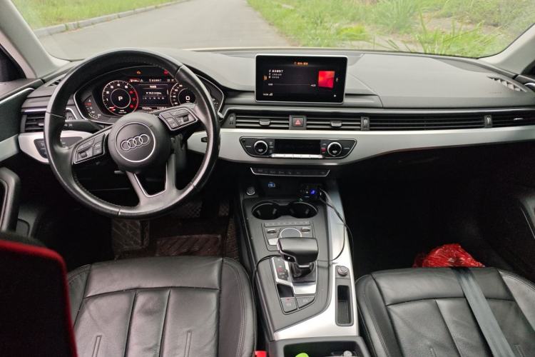 Used Audi A4L 2019 40 TFSI Fashion Edition China VI Emission Standard
