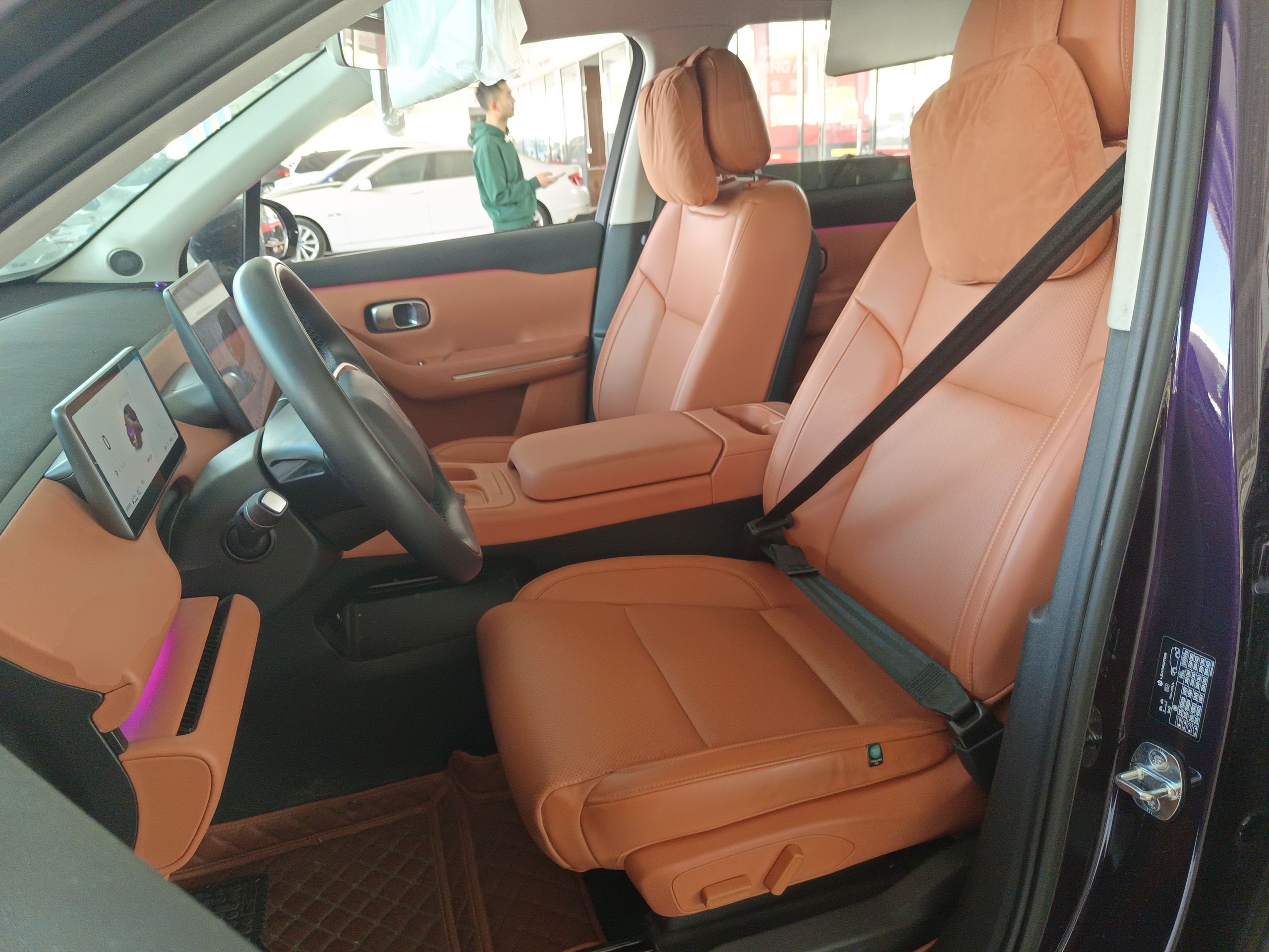 Переднее сиденье в автомобиле