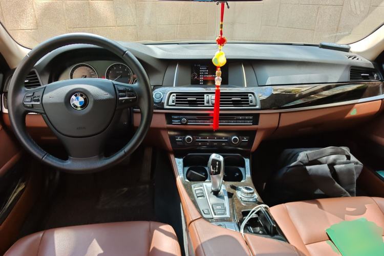 Used BMW 5 Series 2014 525Li Leading Model Center Console