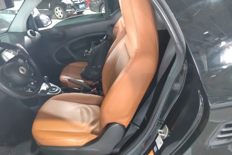 Used smart fortwo 2015 1.0L 52 kW hardtop Dynamic version Left Rear Seat