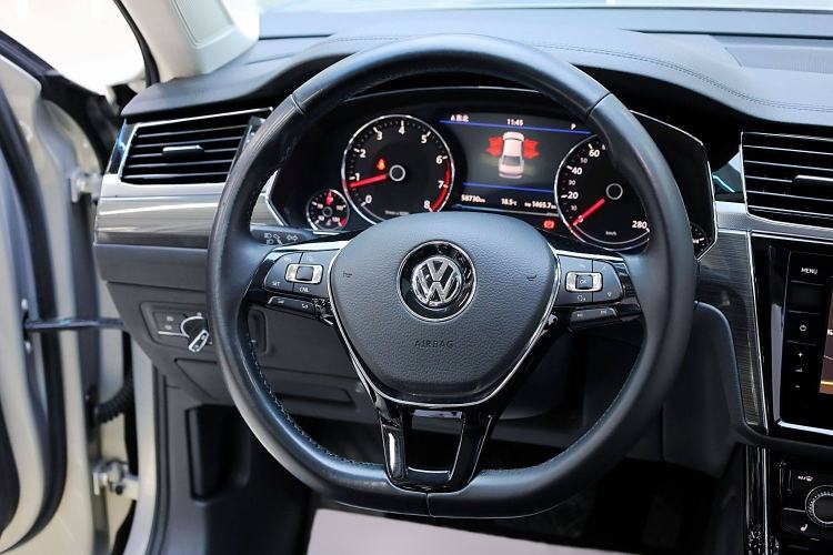 Used Volkswagen Phideon 2018 Revised Version 380TSI Two-Wheel Drive Business Edition
