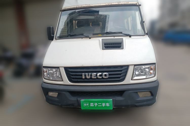 Used Iveco Daily 2017 2.5T A35 Passenger Van 5-7 Seats Model 47Z5