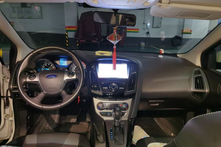 Used Ford Focus 2015 Sedan 1.6L Automatic Trend Model Center Console