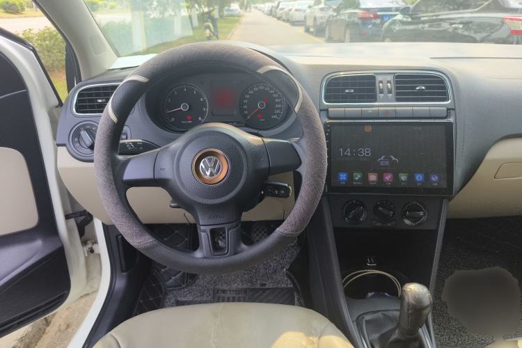 Used Volkswagen Polo 2011 1.6L Manual ZhiShang Edition
