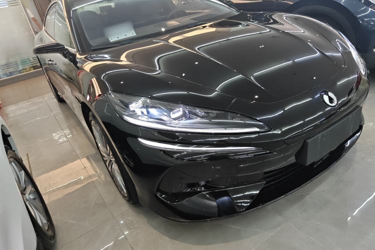 Used Denza Z9 2024 1100 km All-Wheel-Drive Ultra Version
