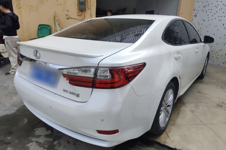 Used Lexus ES 2016 200 Midnight Special Limited Edition
