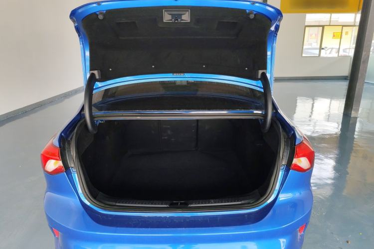 Used Ford Focus 2019 Sedan 1.5L Automatic FENGYUE Model China V Standard