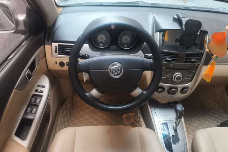 Used Buick Excelle 2013 1.5L Automatic Classic Model
