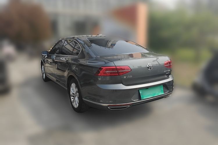 Used Volkswagen Magotan 2017 330TSI DSG Luxury Model Rear Left 45 Deg