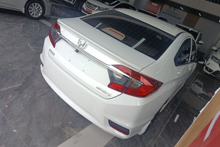 Used Honda Greiz 2016 1.5L CVT Classic Edition
