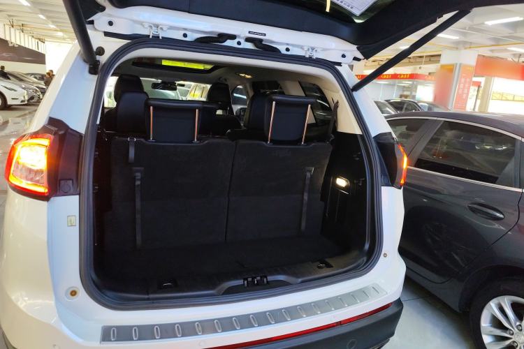 Used Ford Edge 2018 EcoBoost 245 Two-Wheel-Drive Titanium 7-Seater China V Standard Trunk