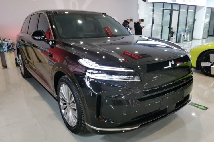 Used ONVO Luxeed L90 2025 Model—Ultra Six-Seater Version
