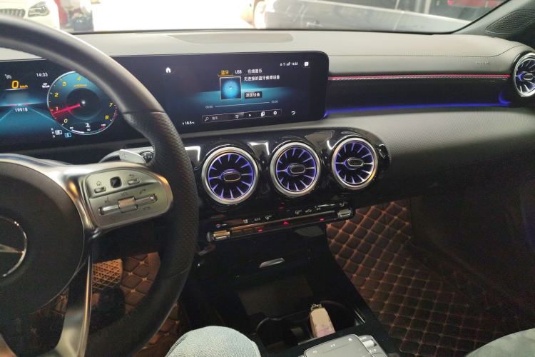 Used Mercedes-Benz A-Class 2022 Revised Version A 200 L Sport Sedan Fashionable Style
