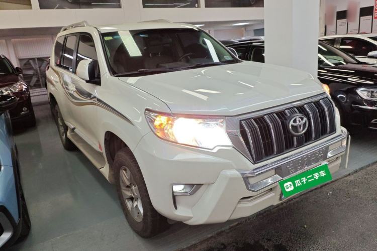 Used Toyota Prado 2017 2.7L Automatic 2700 Gasoline 4x4 7-Seater – Middle East Version Exterior 1