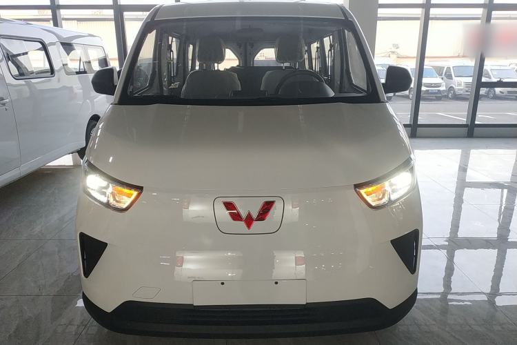 Used Wuling Yangguang 2025 Model 310KM Bus Edition—Customized by CATL