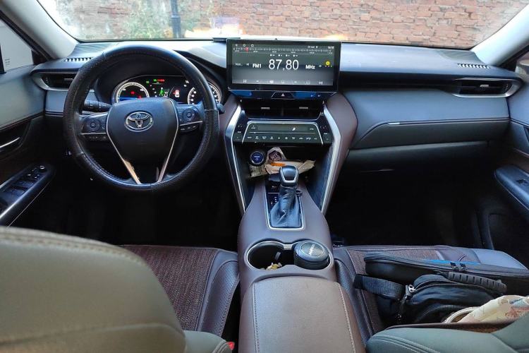 Used Toyota Harrier 2022 Dual-Engine 2.5L CVT Two-Wheel Drive Luxury Edition
