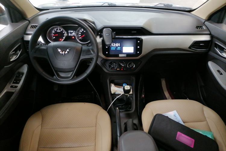 Used Wuling Hongguang 2019 1.5L S Comfort Edition China VI LAR
