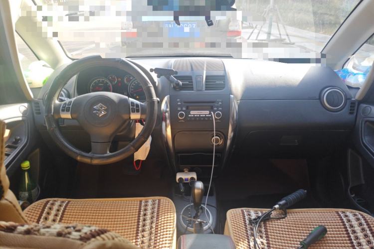 Used Suzuki SX4 2016 1.6L Automatic Classic Edition Center Console