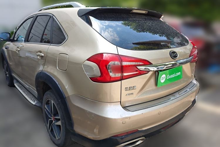 Used BYD Tang New Energy 2015 2.0T Four-Wheel-Drive Flagship Model