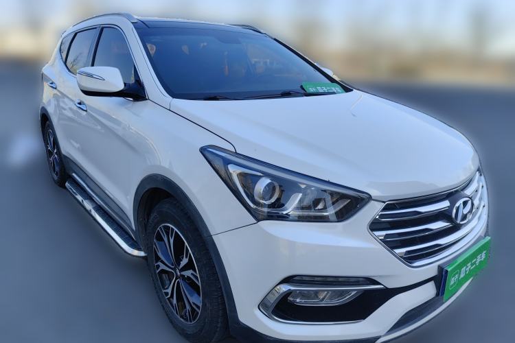 Used Hyundai Santa Fe 2017 2.0T Automatic Two-Wheel Drive Smart Version 7 Seats
