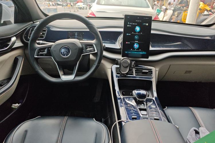 Used BYD Qin PLUS 2021 DM-i 55KM Flagship Model Center Console