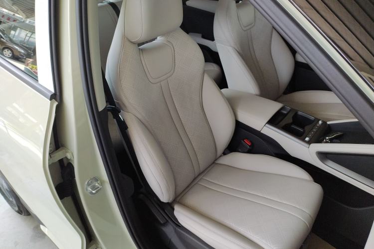 Used BYD Yuan UP 2025 Model 301KM Leading Version Right Front Seat