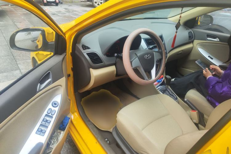 Used Hyundai Verna (older generation) 2010 Sedan 1.4L Automatic Comfort Model GS
