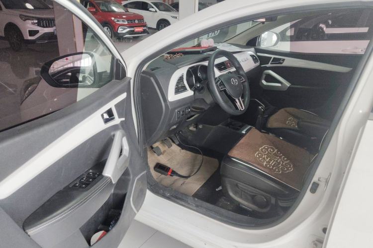 Used JAC Group Refine S2 2015 1.5L Manual Luxury Smart Model
