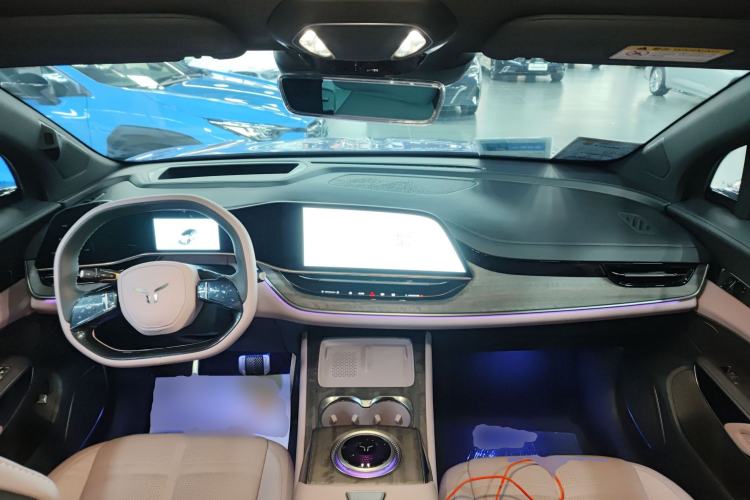 Used Hongqi Tiangong 08 2025 680 Ultra Four-Wheel-Drive Version Center Console