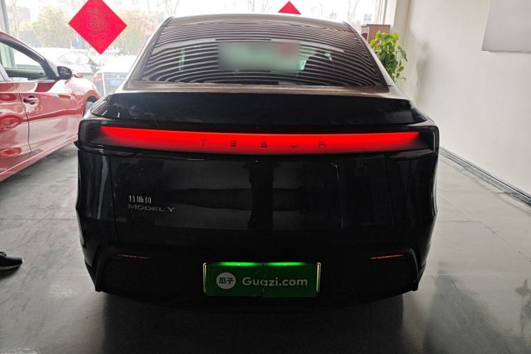 Used Tesla Model Y 2025 Rear-Wheel-Drive Version
