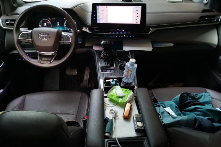 Used Toyota Granvia 2022 2.5L Hybrid Flagship Edition Center Console