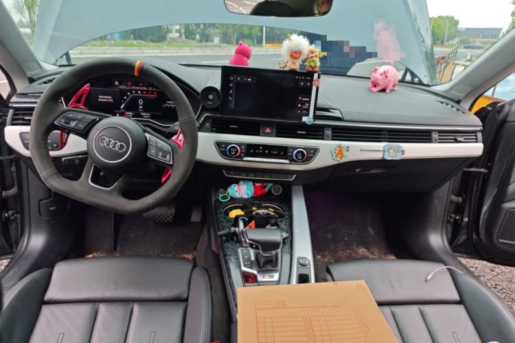 Used Audi A5 2024 Sportback 40 TFSI quattro Luxury Dynamic Model Center Console