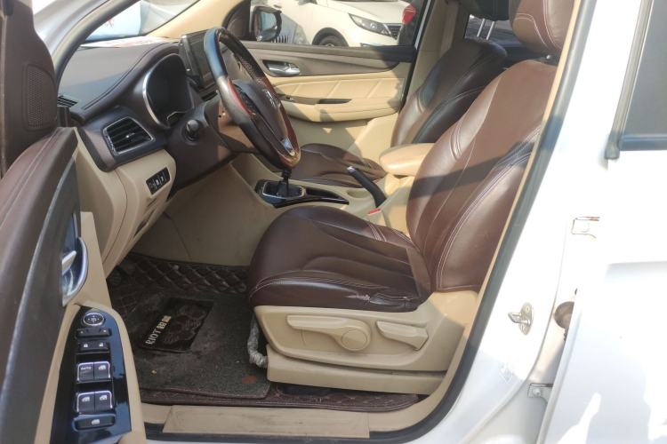 Used Baojun 730 2017 1.5T Manual Fashion Version 7 Seats China V Emission Standard Left Front Seat