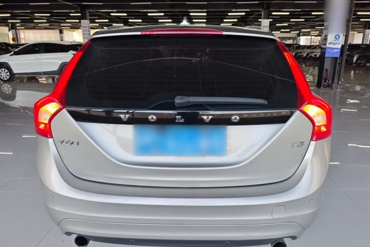 Used Volvo V60 2014 T5 Zhiyi Edition